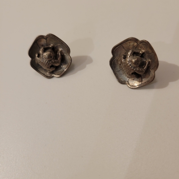 Sterling silver frog earrings - Picture 1 of 3